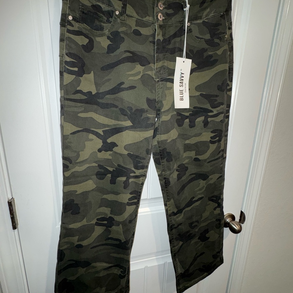 Camouflage Straight-Leg Pants - Picture 2 of 10